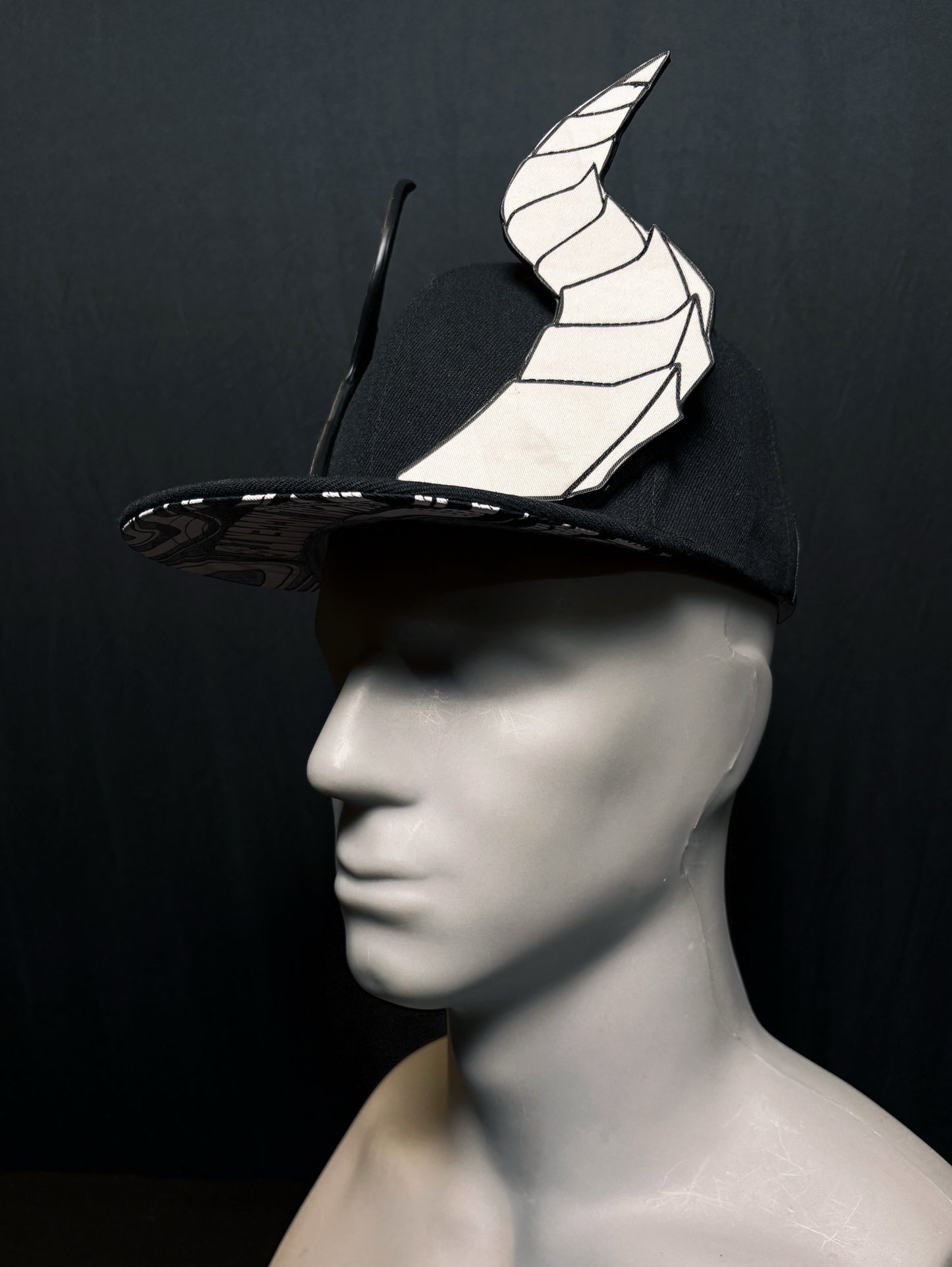 White Jagged Horns