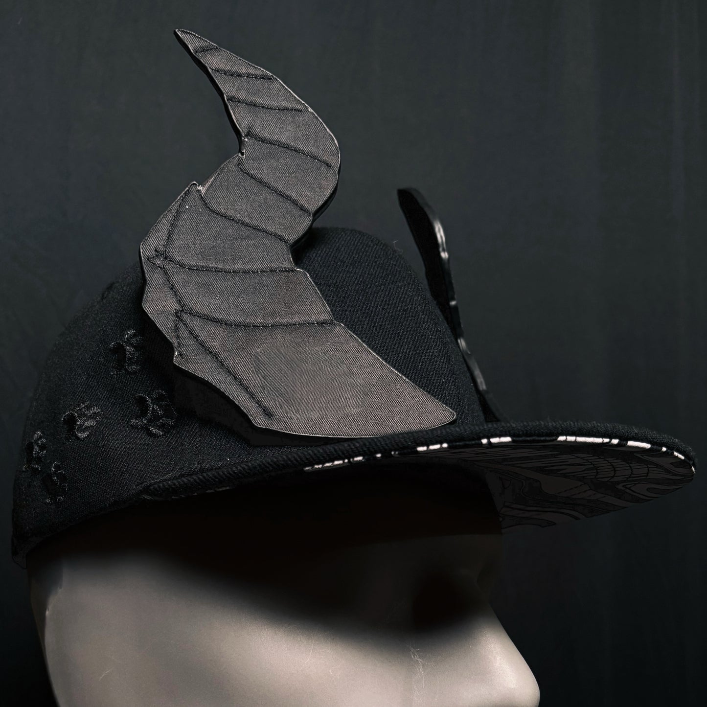 Black Jagged Horns